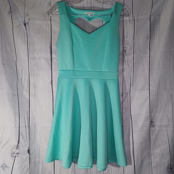 Charlotte Russe sleevless heart Cut out dress - Picture 1 of 11